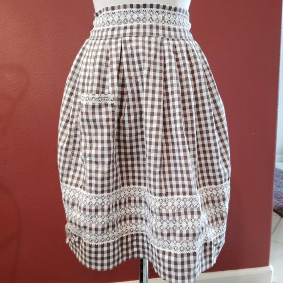 Vintage 60's Brown & White Gingham Check Embroidered Apron - Picture 5 of 5
